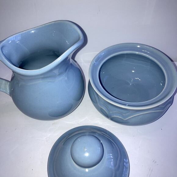 Pfaltzgraff Gazebo Blue Creamer and Sugar With Lid Set USA Vintage Retired - Picture 2 of 4